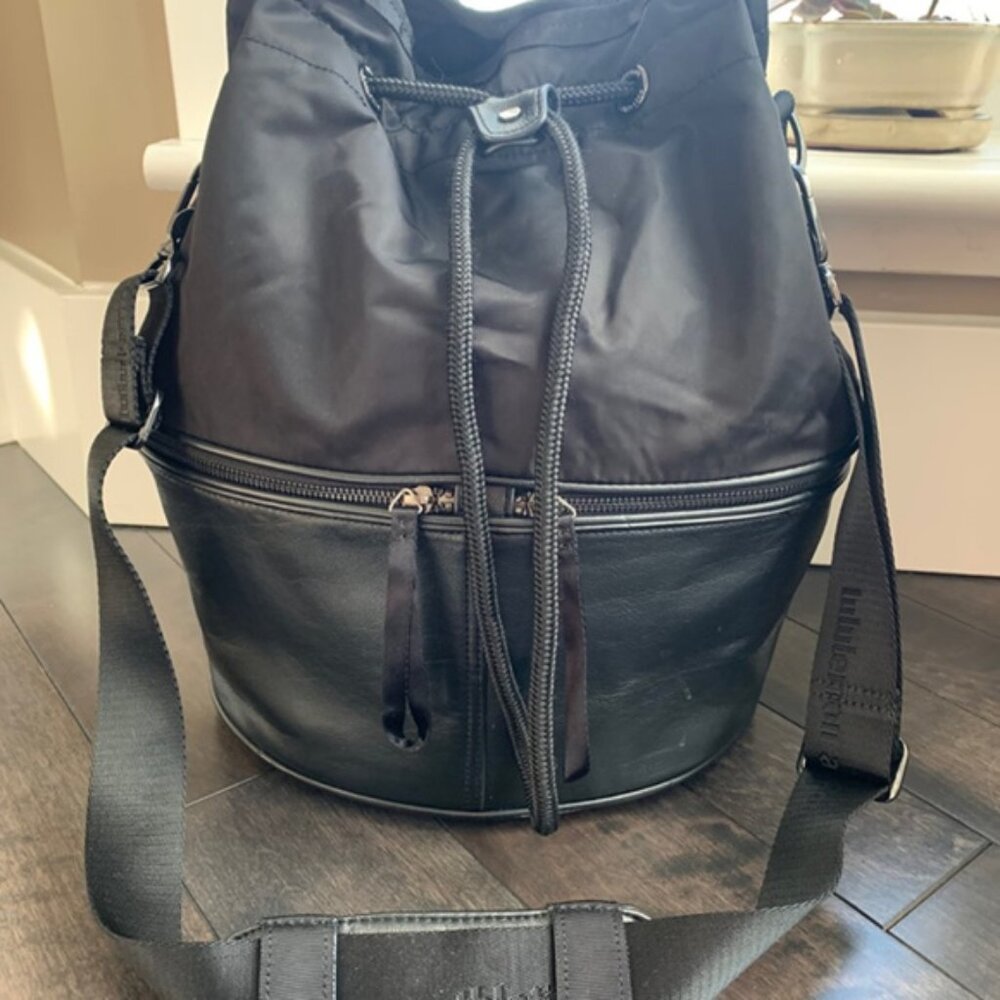 Lululemon Method bucket bag as is - Picture 3 of 7